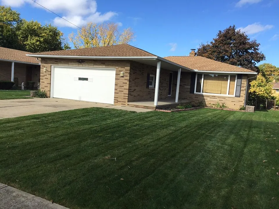 Spring Crest Dr