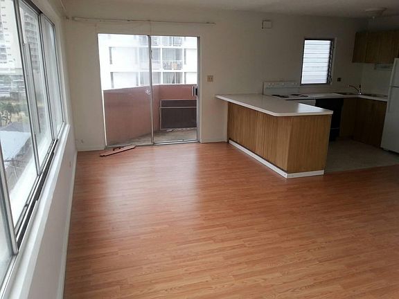 4th image of 320 Ohua Ave APT 601