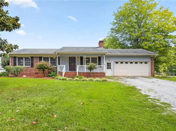 1121 Hub Morris Rd, Asheboro, NC 27203