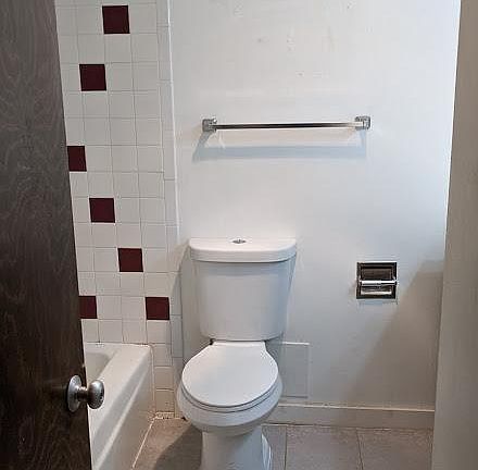 3rd image of 737 Belmont Pl E APT 101
