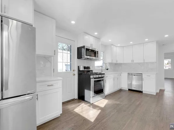 50 Dakota Ave, Dumont, NJ 07628