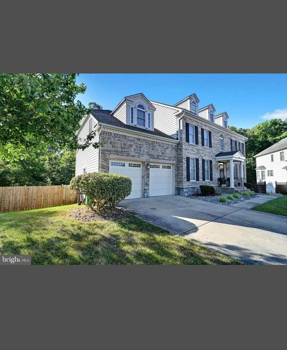 5 bed, 3.5 bath, 4080 sqft, $5,000 — Photo 2