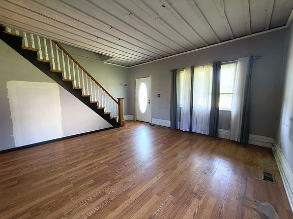 4th image of 1007 Pine St