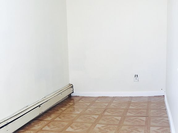 2nd image of 178 Elm St APT 2