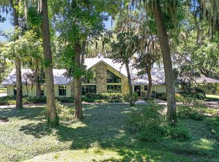 11935 SE Sunset Harbor Rd, Weirsdale, FL 32195