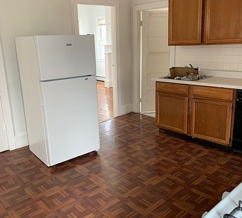 5th image of 69 Trenton St #1