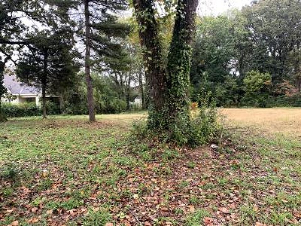 2nd image of 1708 Chisholm Rd