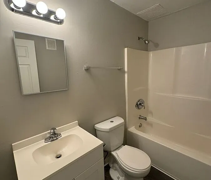 126 S Franklin St #6 — Photo 6