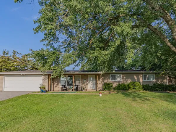 15556 N Park Pl, Petersburg, IL 62675