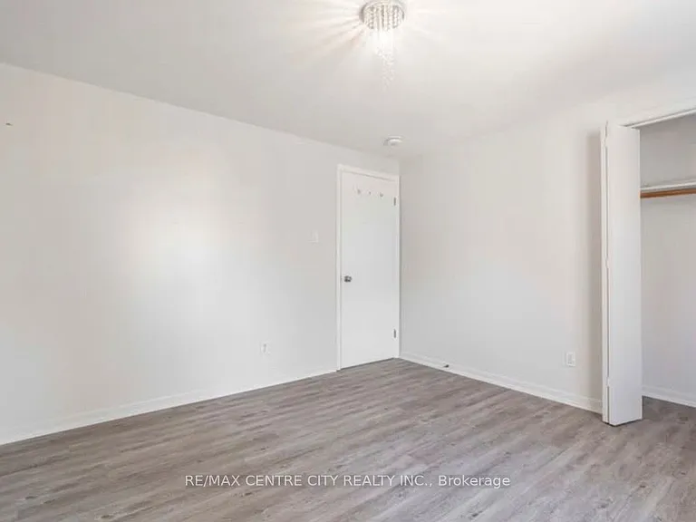 82 Emery St W — Photo 13