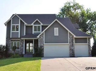 55 Ginger Woods Rd NE, Valley, NE 68064