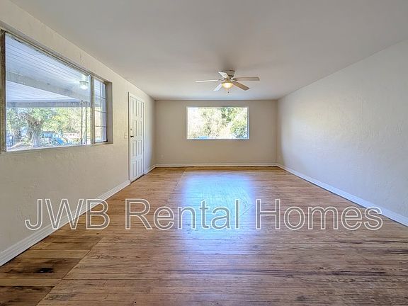 5th image of 1634 Rosanne St