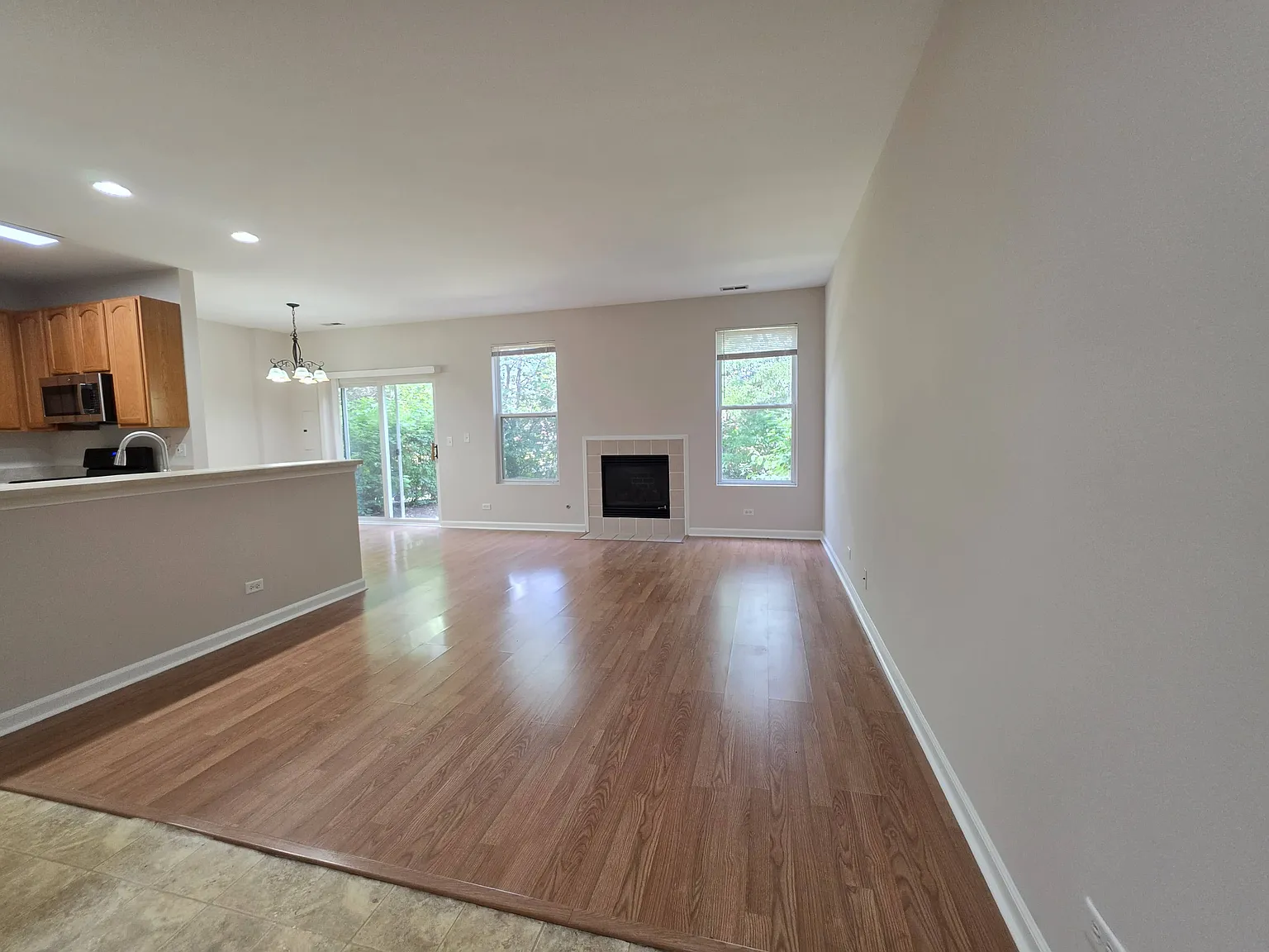 3 bed, 1.5 bath, 1600 sqft, $2,575 — Photo 4