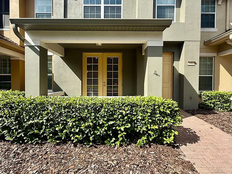 12722 Salomon Cove Dr — Photo 1