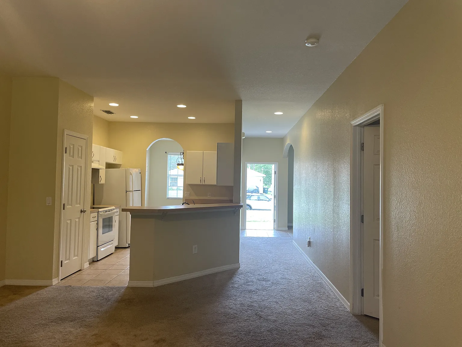 1818 Governor Avenue - 1 — Photo 2