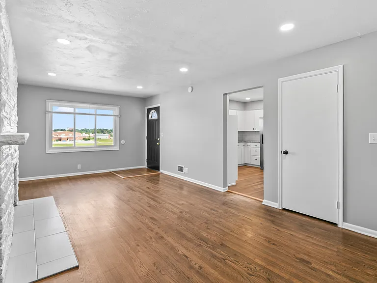 4505 Bancroft St — Photo 13