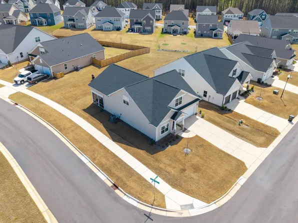 411 N Maple Walk Dr, Garner, NC 27529