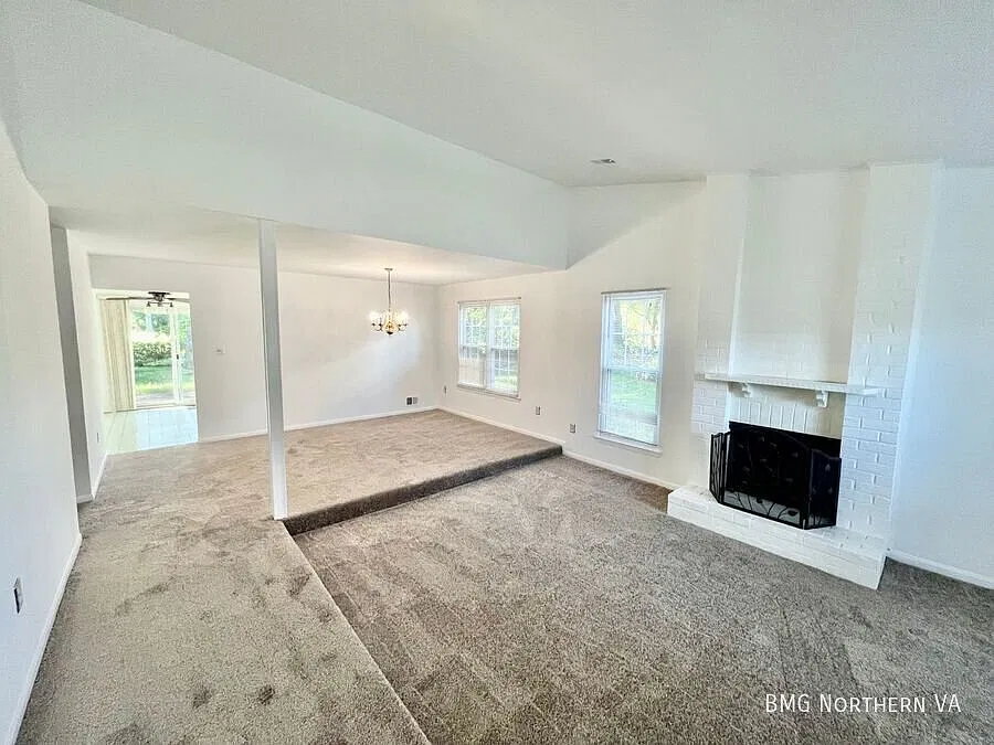 Fantastic 3BR/2BA Home Sitting On A Spacious Lot In Beautiful Kingston Chase — Photo 4