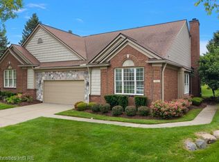 1946 Dunham Dr, Rochester, MI 48306