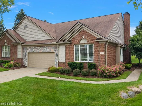 1946 Dunham Dr, Rochester, MI 48306