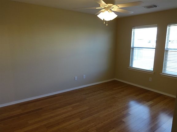 4th image of 5015 Chase Wick Dr