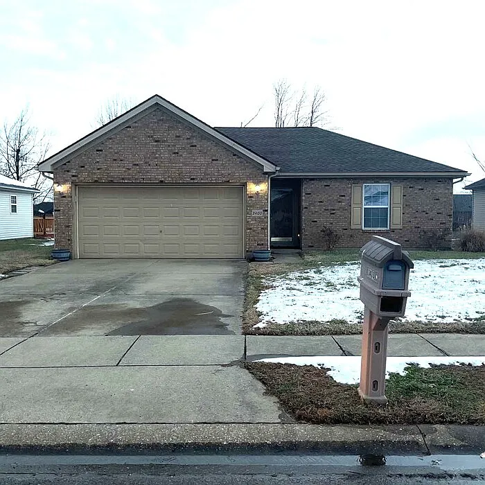 Photo 1 of 8 - 3400 Dellwood Ct - Evansville, IN Primary Photo - 3400 Dellwood Ct