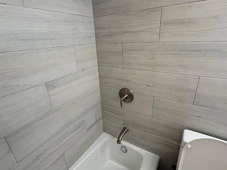 510 Santander Ave — Photo 8