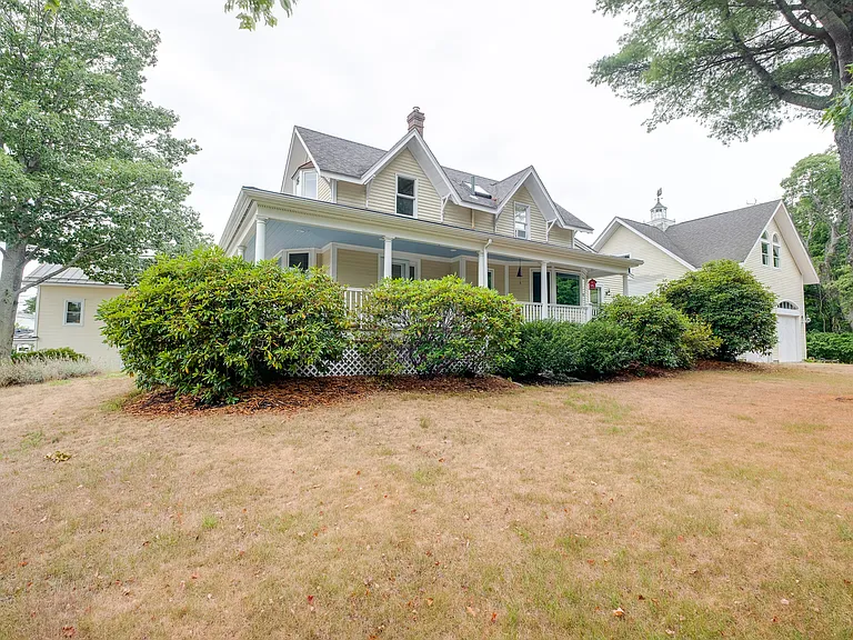 1235 Shore Rd — Photo 2