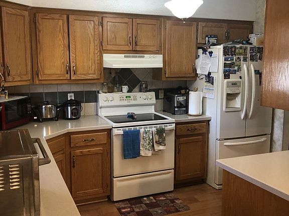 4th image of 1203 Caroline Ave