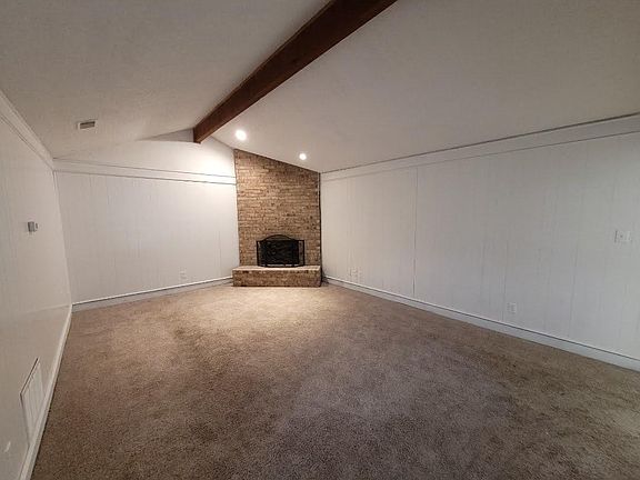 3rd image of 1516 Parkside Dr