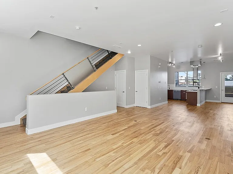 1015 N 21st St — Photo 32