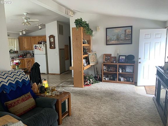 3rd image of 2232 42nd Ave SE Unit 102