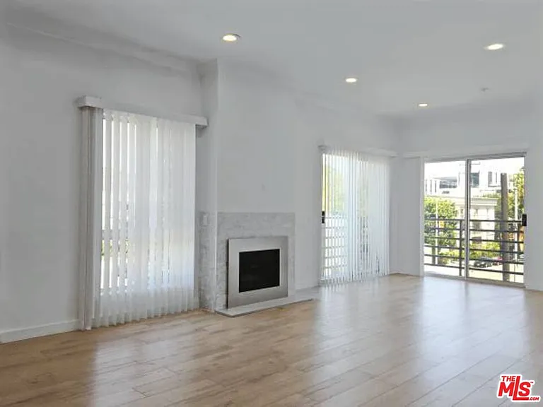 301 S Swall Dr #103 — Photo 6