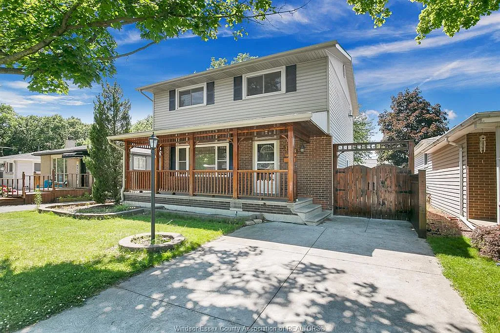 5 bed, $2,950 — Photo 2