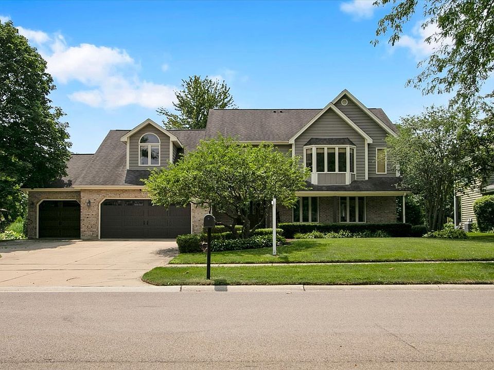 1st image of 735 Queens Gate Cir