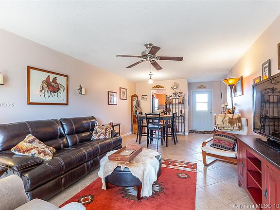 3rd image of 1400 NW Tallwood Ave #308