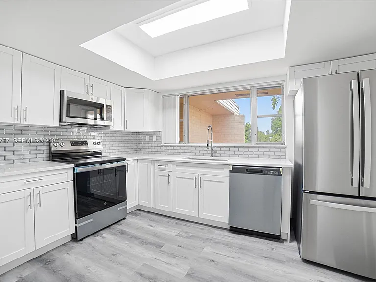 5201 Yellow Pine Ln — Photo 3