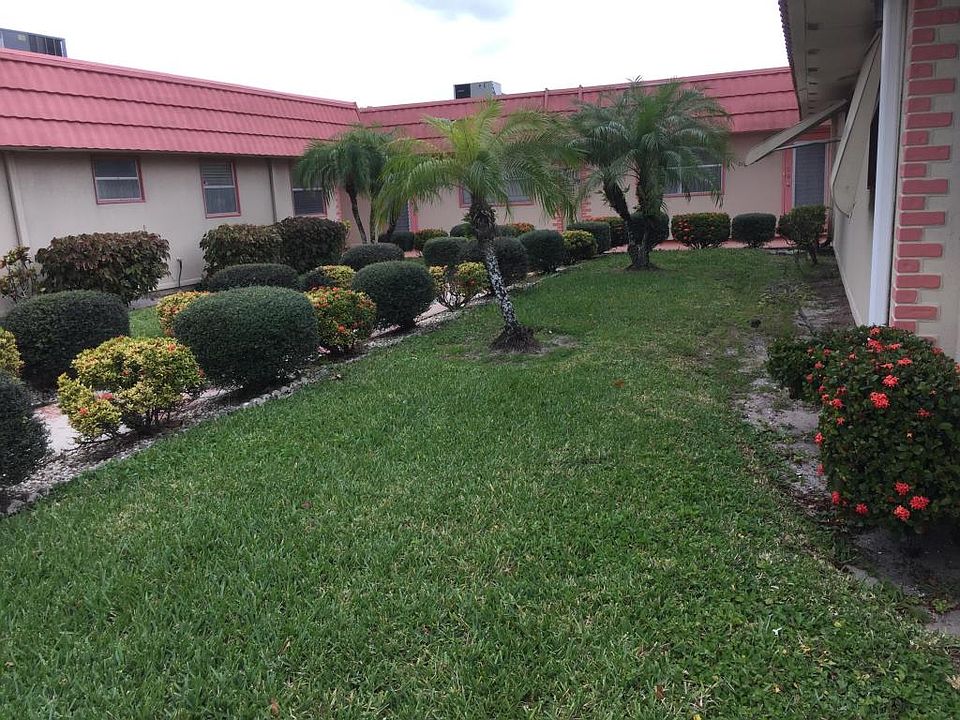 1st image of 215 Seville Ct #I
