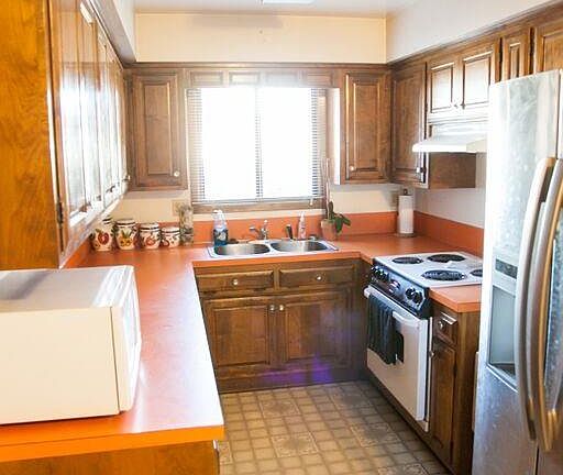 5th image of 897 Tierra Dr NE