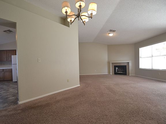 3rd image of 621 Brownlee Dr