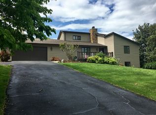 388 Canterbury Dr, Blountville, TN 37617
