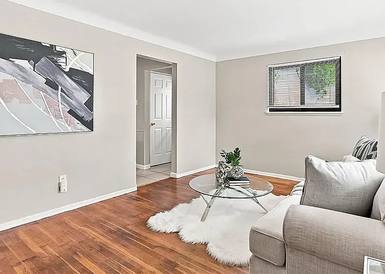 3 bed, 936 sqft, $1,750 — Photo 4