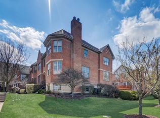 1727 Dewes St, Glenview, IL 60025