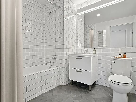 3rd image of 180 Broome St APT 2310