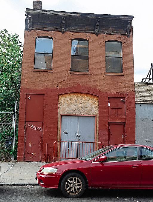 1st image of 28 Putnam Ave