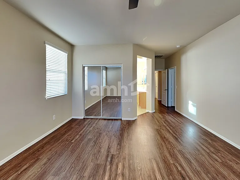 7227 W Darrow St — Photo 12