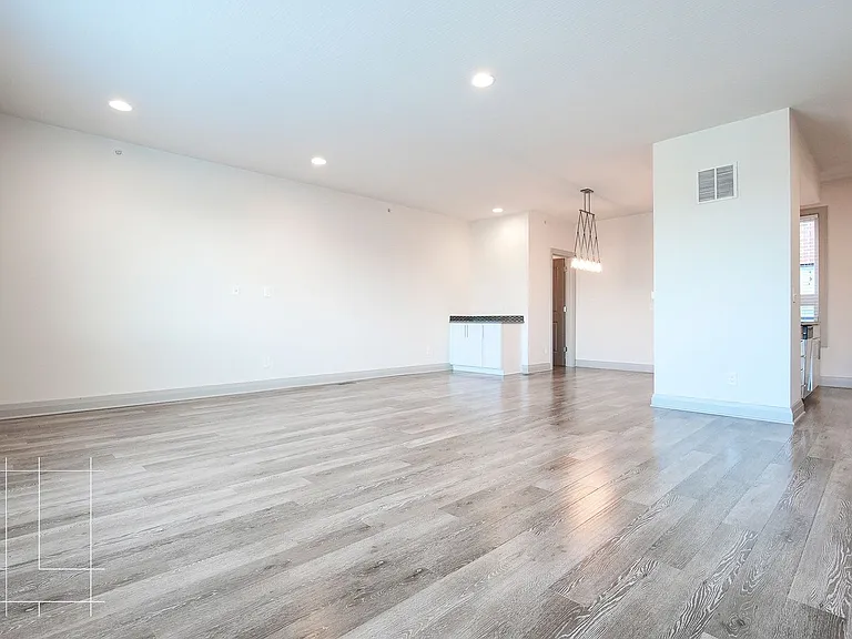 40 West — Photo 3