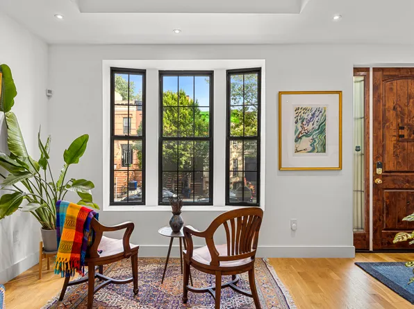 456 Bainbridge Street image 10 of 40