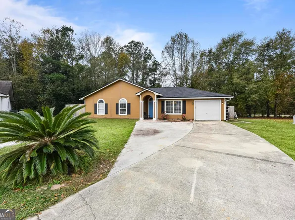 106 Navajo Ct, Saint Marys, GA 31558
