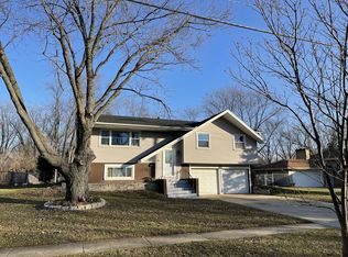 823 S Springinsguth Rd, Schaumburg, IL 60193